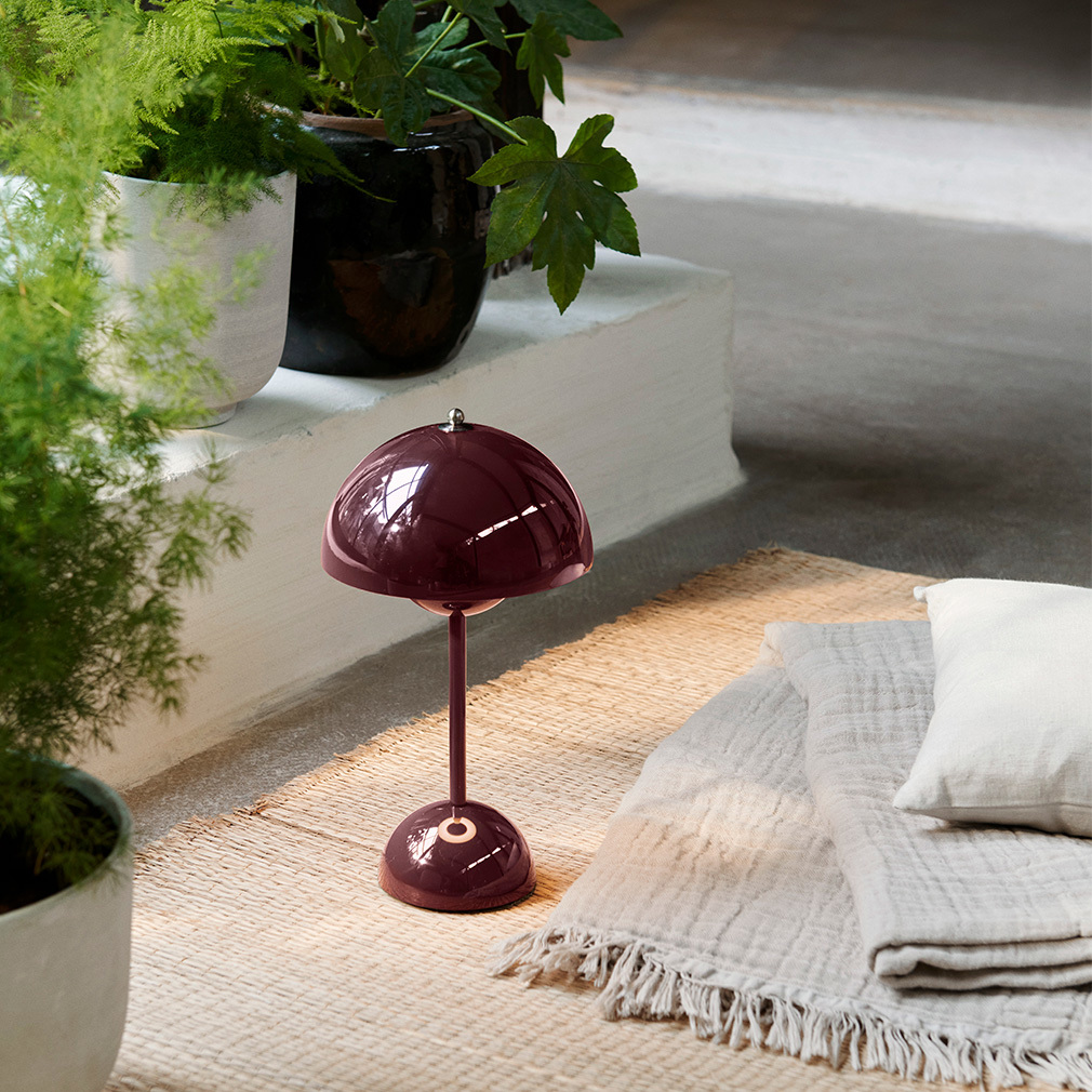 Flowerpot VP9 Table Lamp
