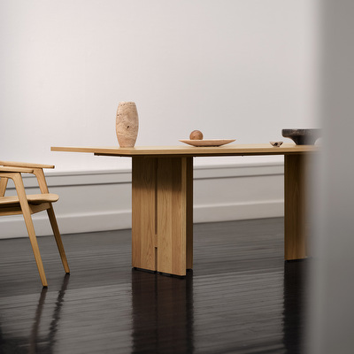 Axo Dining Table