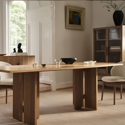 Axo Dining Table