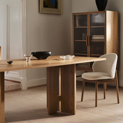 Axo Dining Table