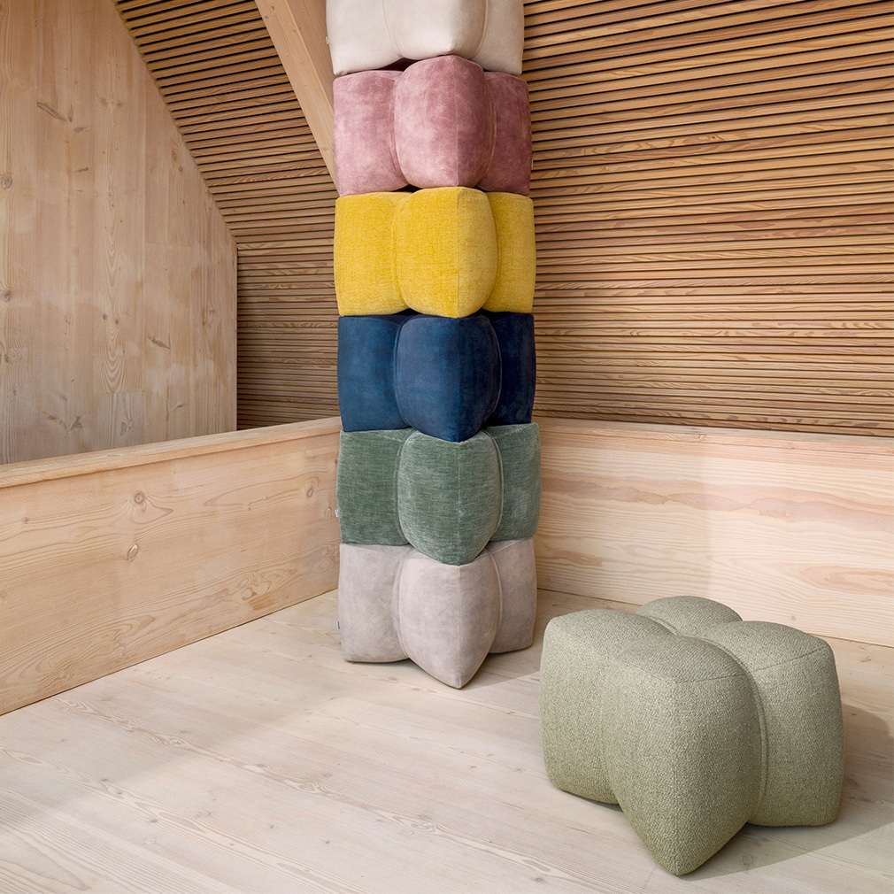Nawabari Footstool