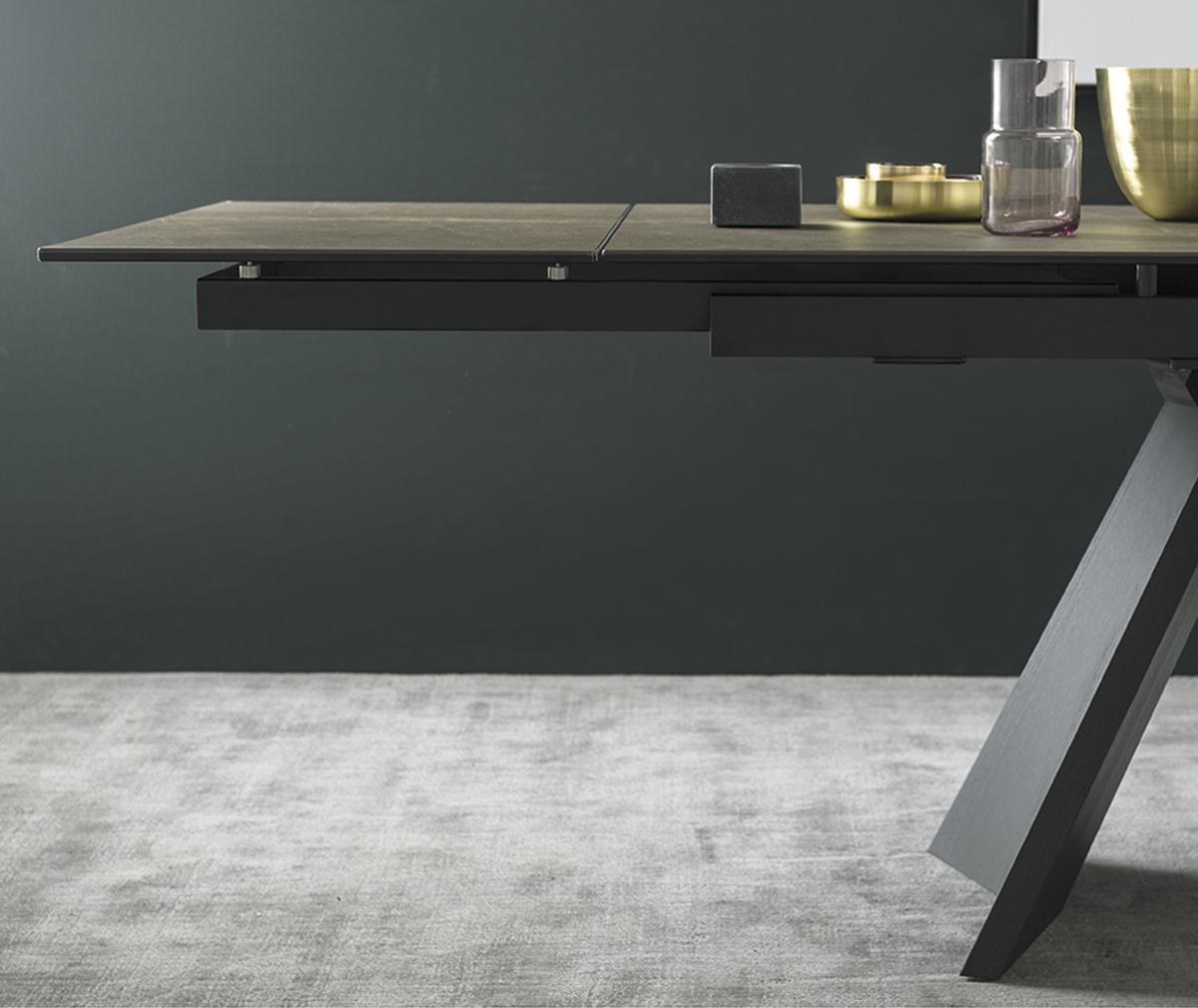 Icaro Extendable Dining Table