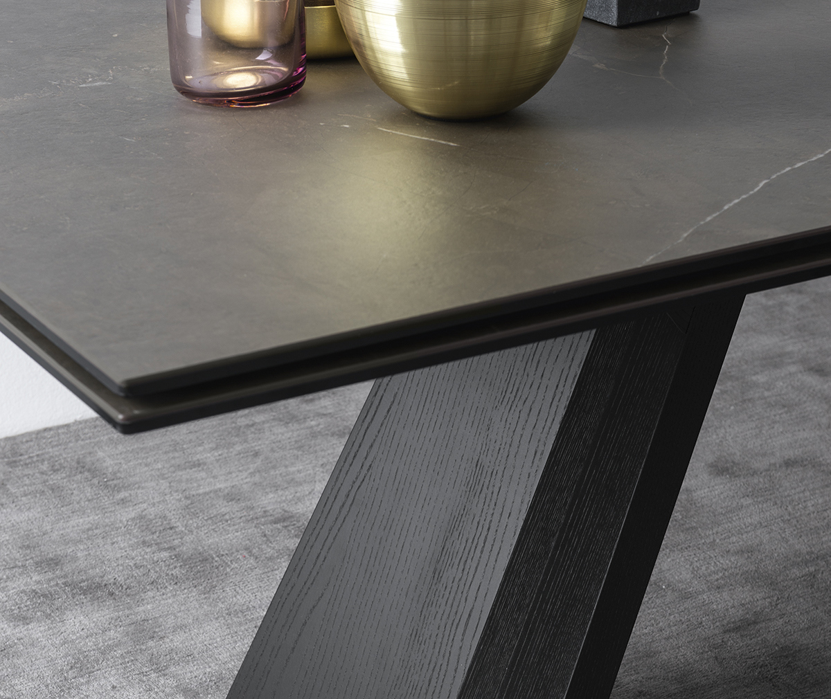 Icaro Extendable Dining Table