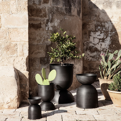 Hourglass Pot