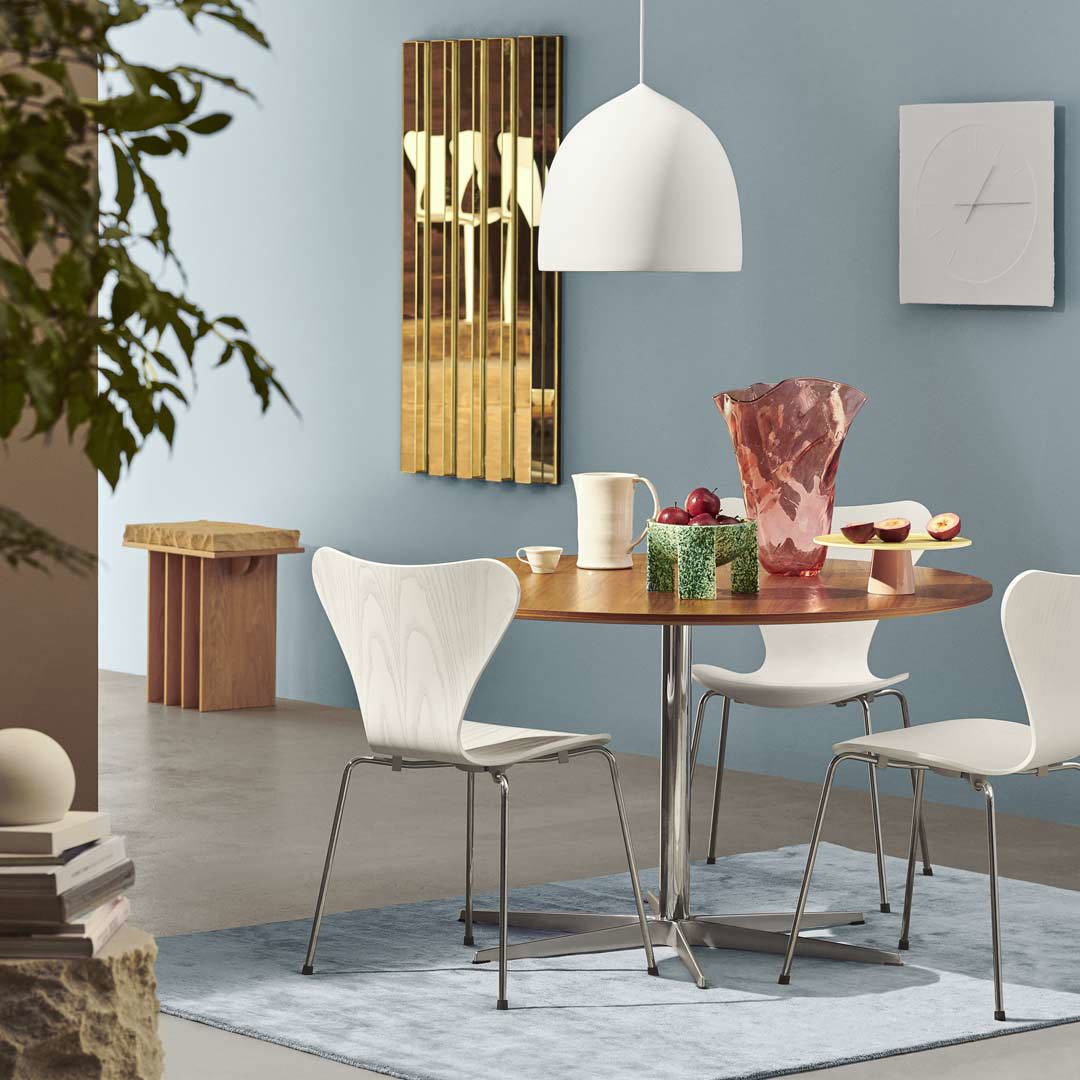 Chair 3107, “Series 7”