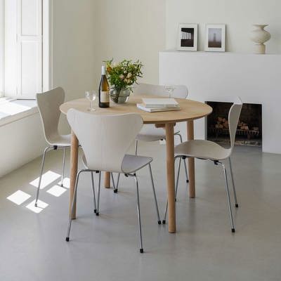 Chair 3107, “Series 7”