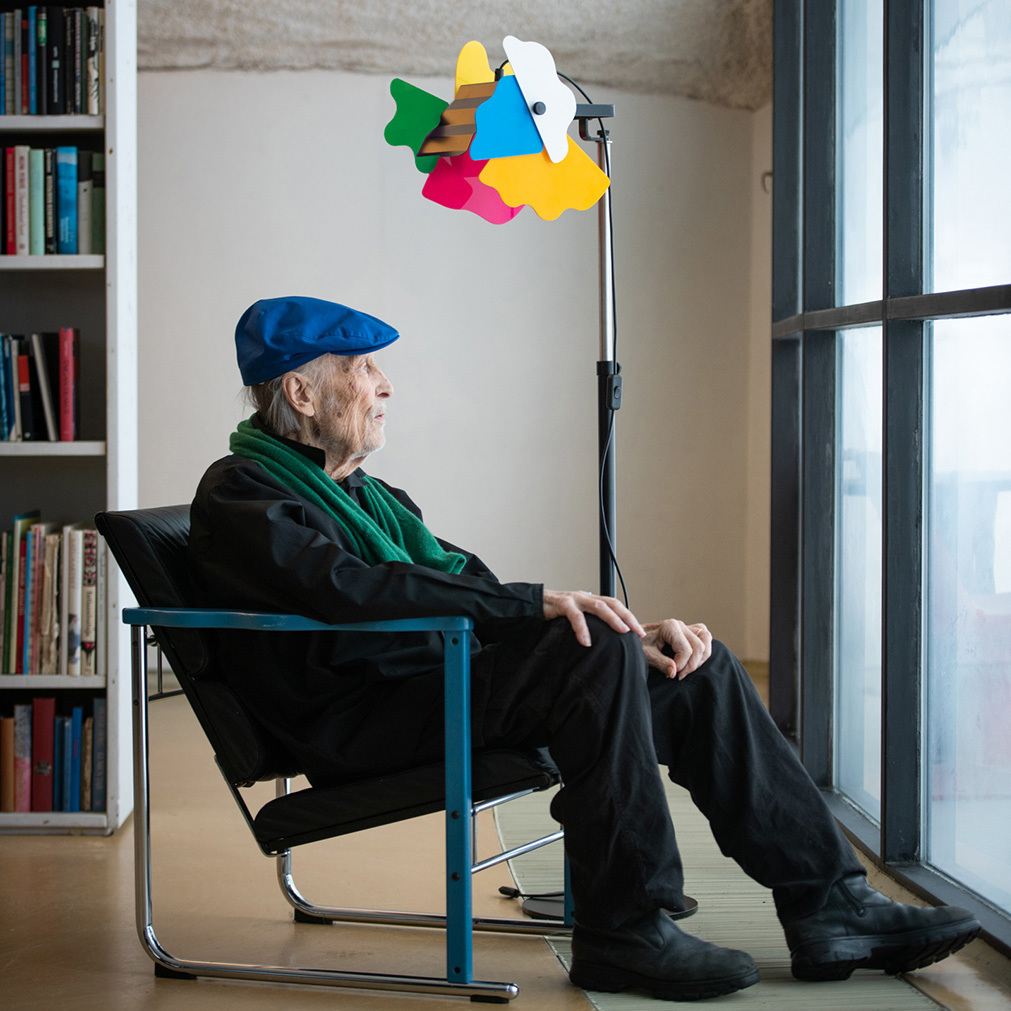 Perhonen Floor Lamp