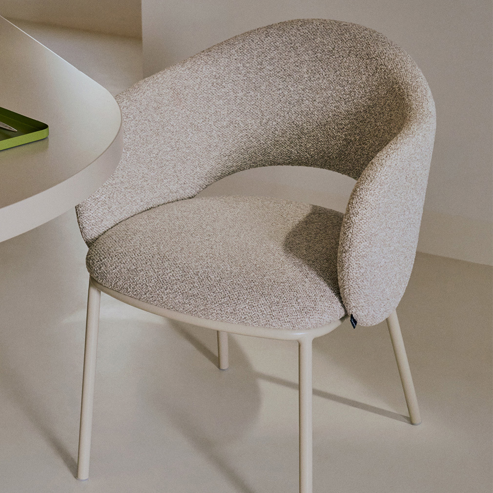 Maina Chair