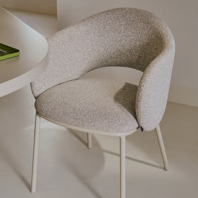 Maina Chair