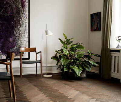 Yuh Floor Lamp