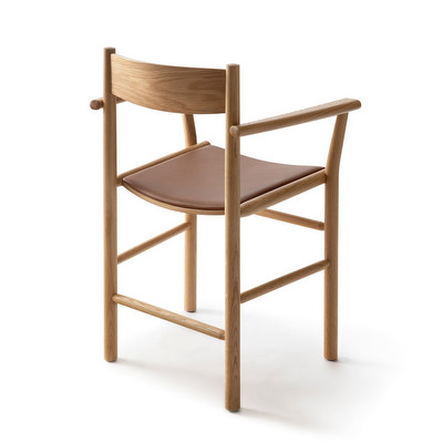 Akademia Armrest Chair