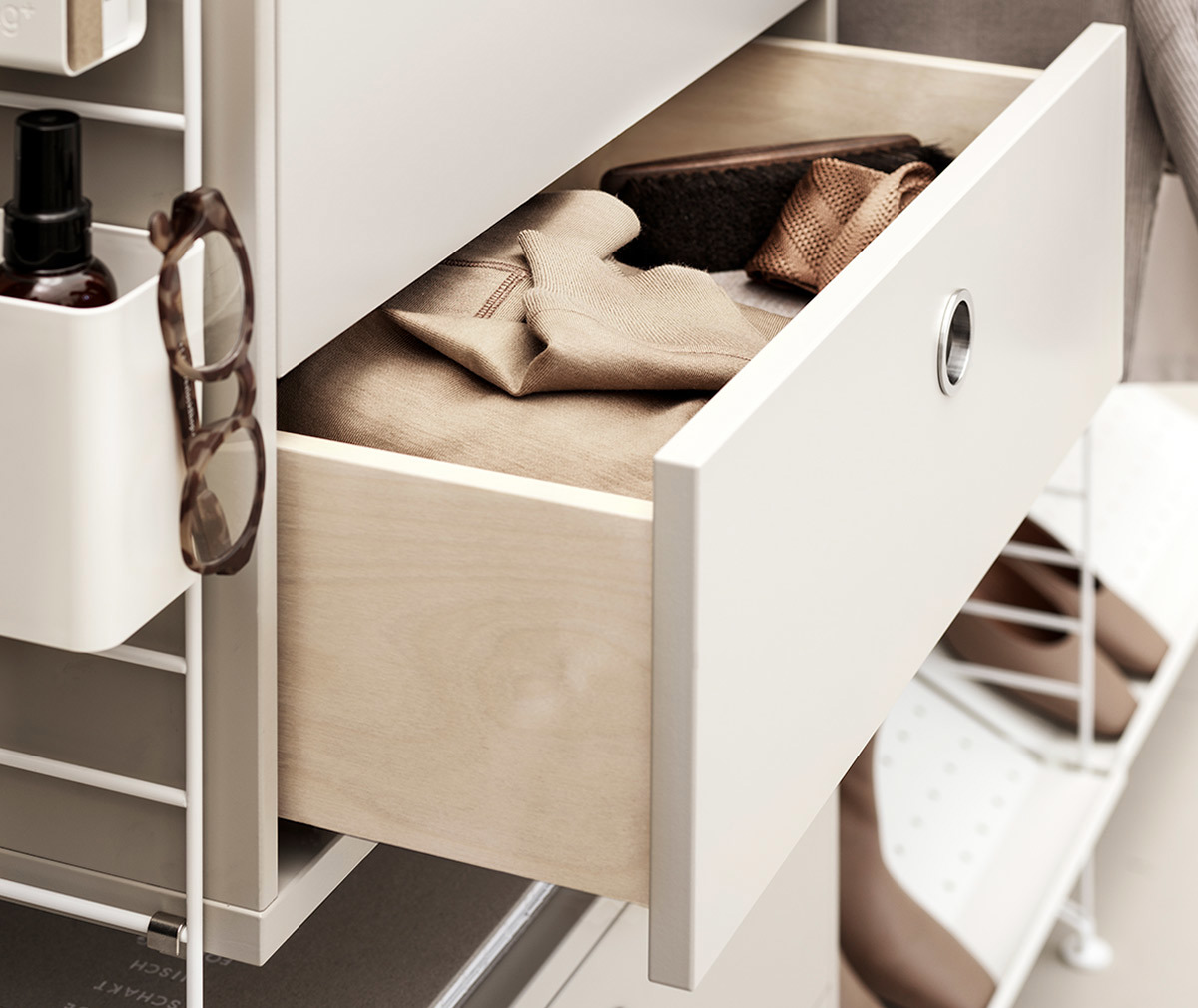 String System Shelf Unit