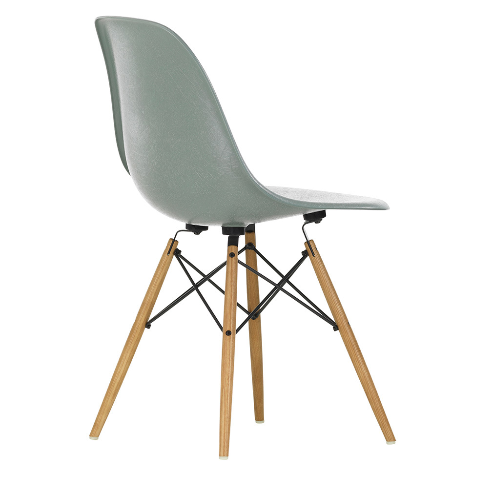 Eames DSW Fiberglass -tuoli